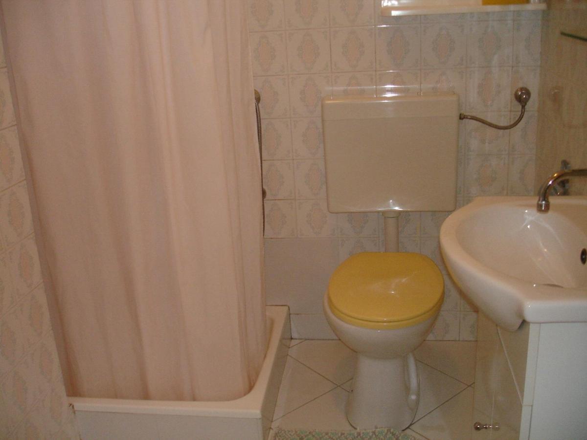 Apartments Lucija Stari Grad  Pokoj fotografie